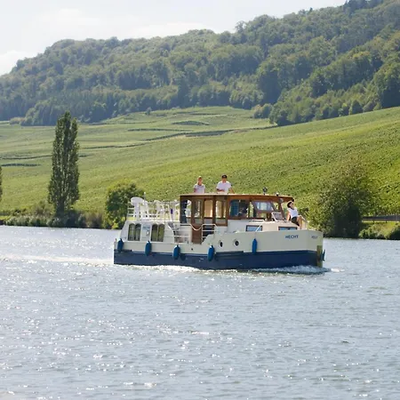 Boats & Yachts At Zehdenick Marina By Kuhnle-tours *