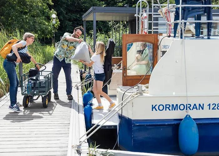Båthotell Boats & Yachts At Zehdenick Harbor By Kuhnle-tours Miltenberg